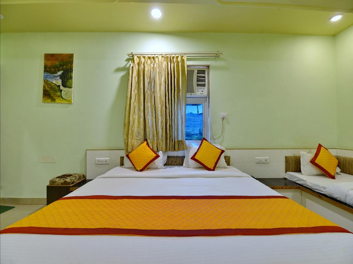 Oyo 2061 Hotel New Holiday Inn อัจเมอร์ ภายนอก รูปภาพ