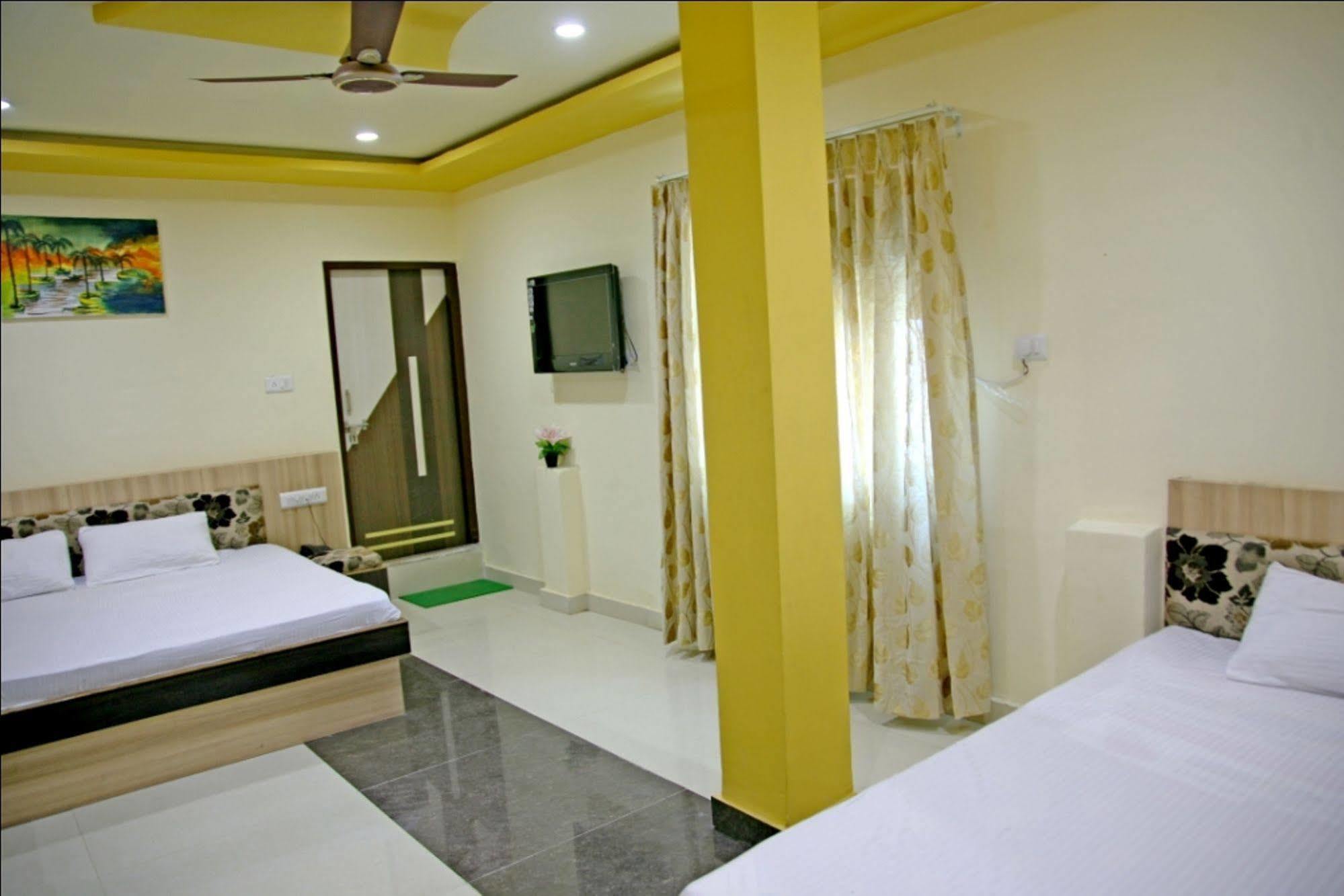 Oyo 2061 Hotel New Holiday Inn อัจเมอร์ ภายนอก รูปภาพ