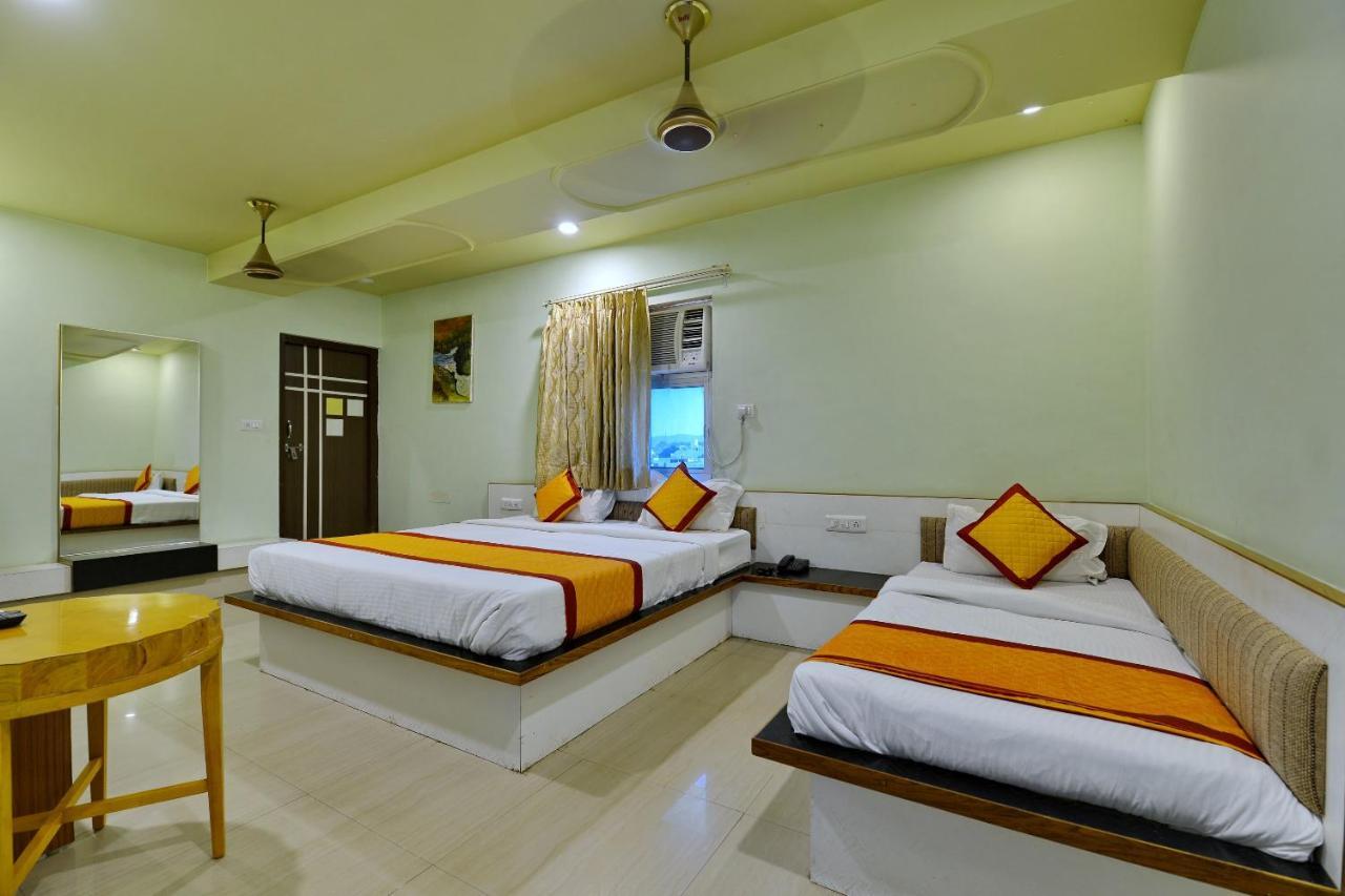 Oyo 2061 Hotel New Holiday Inn อัจเมอร์ ภายนอก รูปภาพ